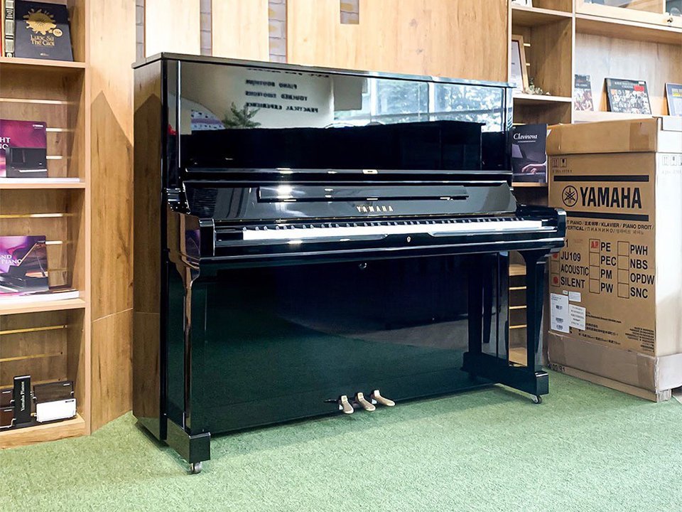 Đàn piano YAMAHA YUS3 (USED) với thiết kế upright sang trọng, tích hợp công nghệ TransAcoustic™